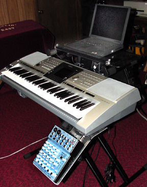 Mixer rack and laptop platform shown with PSR3000